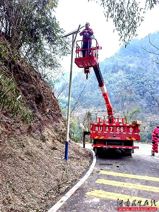 博乐体育：湖南龙山县内溪乡沙湖村太阳能道灯改制工程竣工 彰显乡间兴盛功劳(图2)